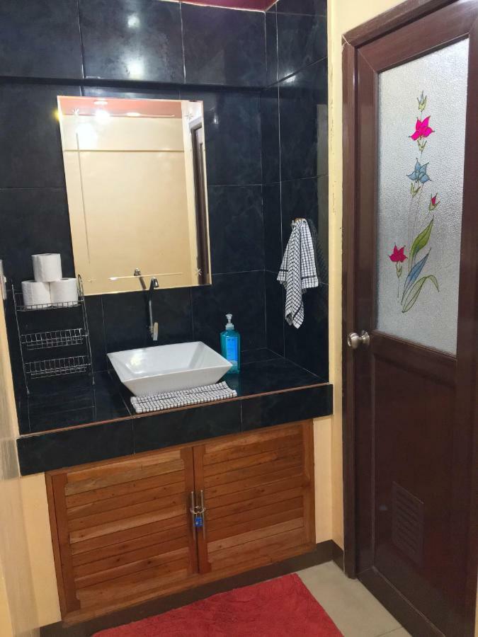 Fully Ac 3br House For 8pax Near Airport And Sm With 100mbps Wifi *
